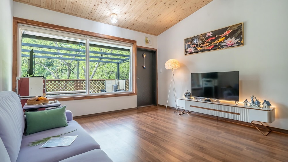 Basic Room, 1 Bedroom (Painbyu(Dokchae) C)