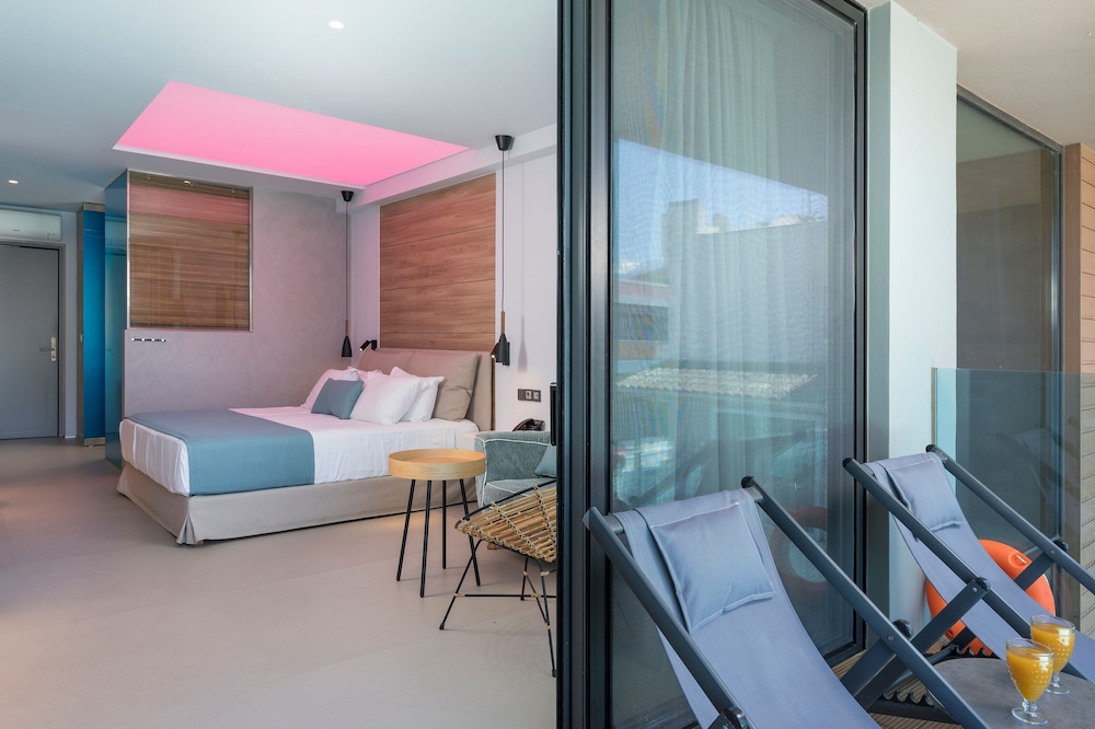 Double Room, Private Pool - Photo 5