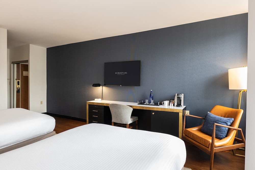 Studio, 2 Double Beds (Double | 4 Pax) photo 3