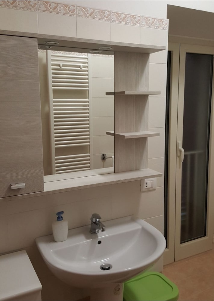 Superior Single Room, Private Bathroom photo 2