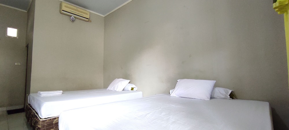 Standard Twin Room photo 2