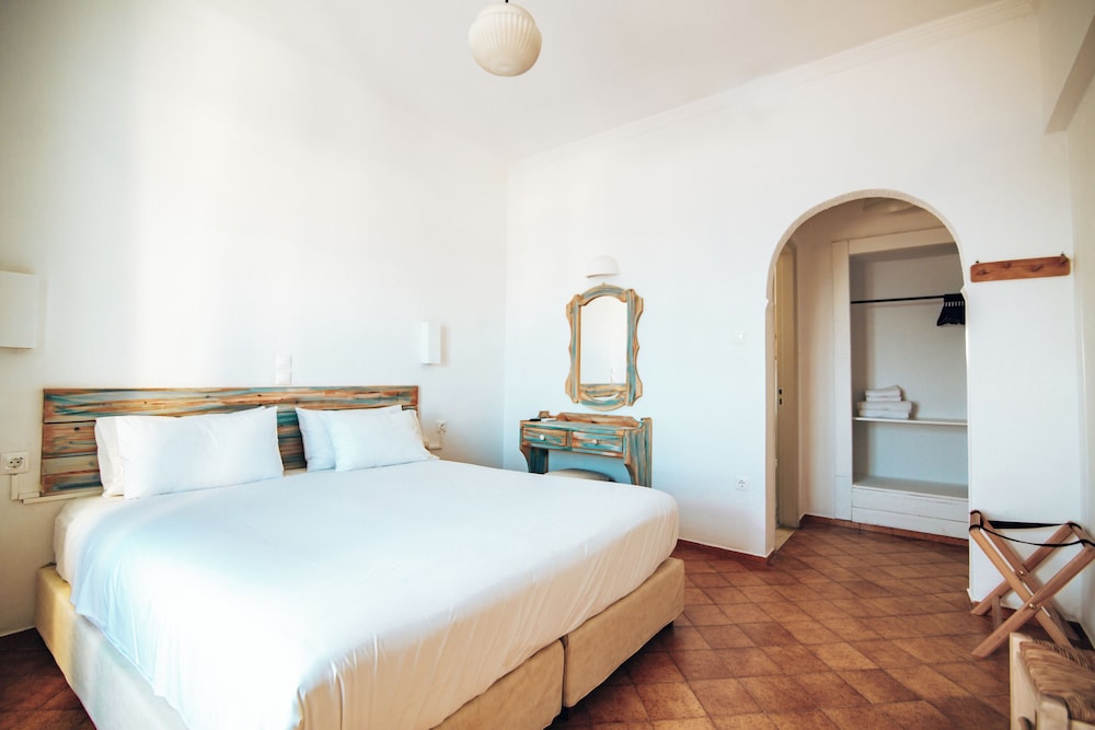 Triple Room Surrounding View