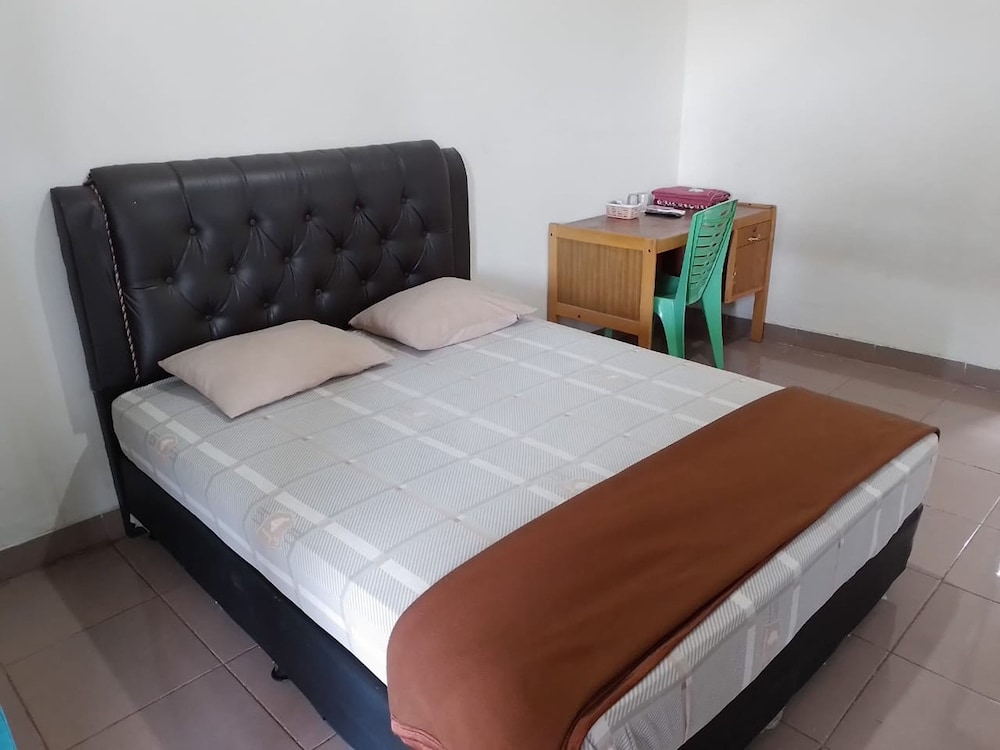 Standard Room - Photo 1