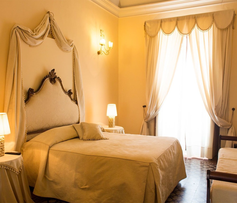 Triple Room, Shared Bathroom