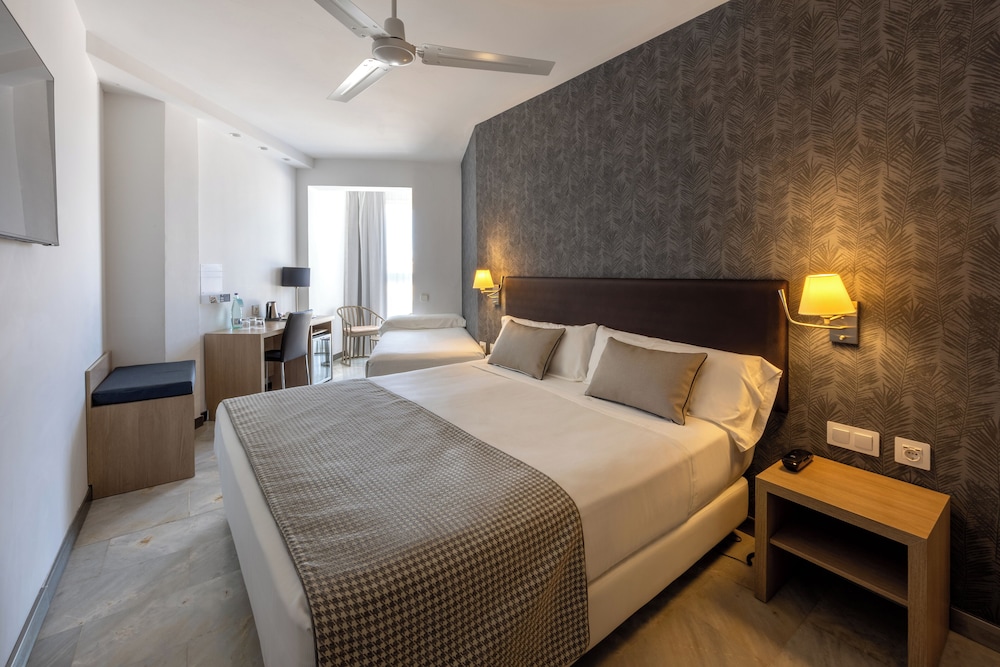Triple Room - Photo 1