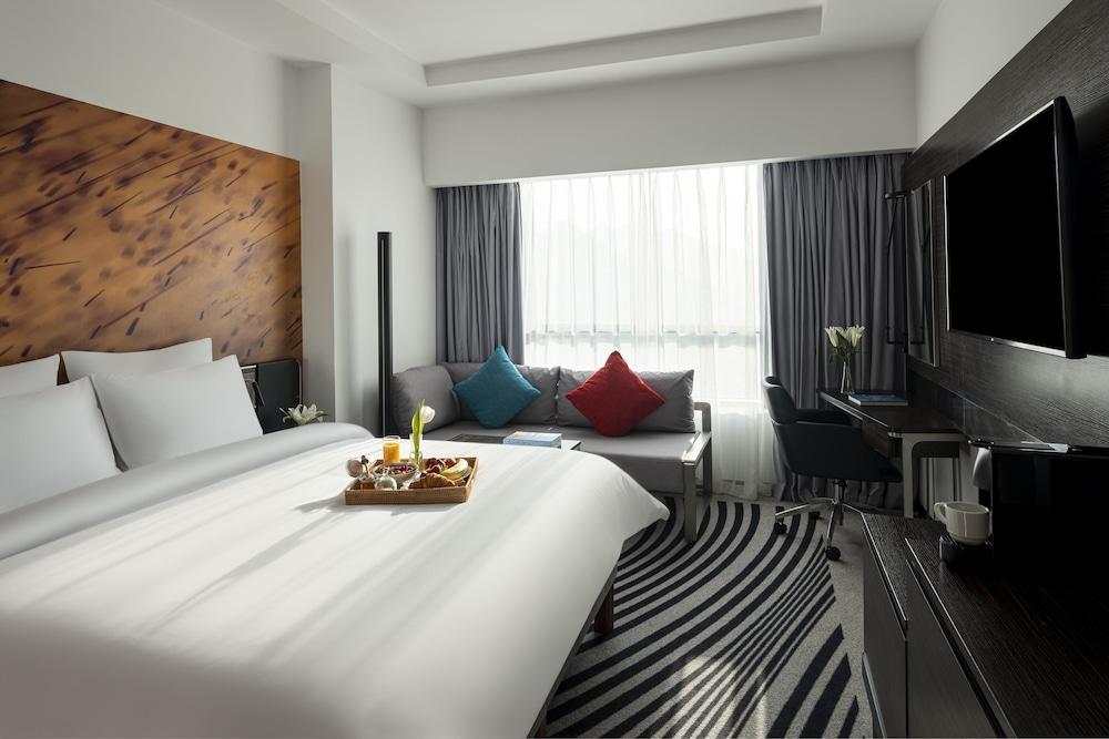 Junior Suite, 1 King Bed - Photo 3