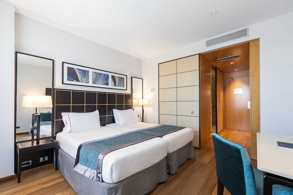 Double or Twin Room, City View photo 2