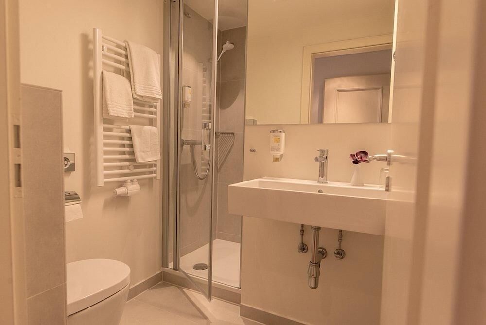 Economy Double Room photo 2