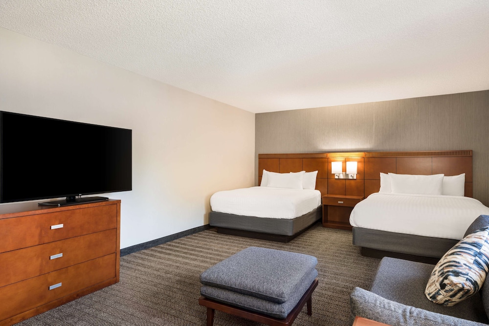 Superior Suite, Multiple Beds (One Bedroom two Queens)
