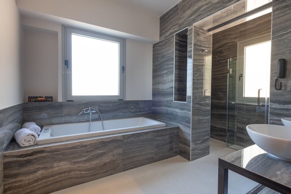 Suite, Sea View - Photo 7