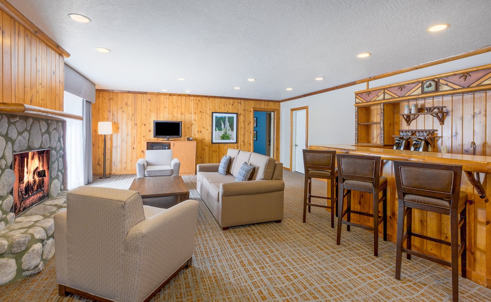 Suite, 1 King Bed, Balcony (Jetted Tub, High Floor) photo 3