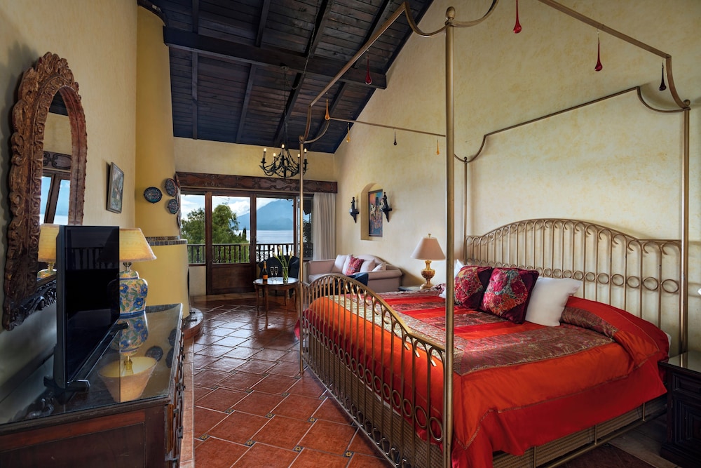 Deluxe Suite, Lake View