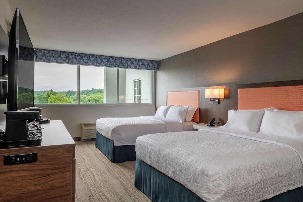 Room, 2 Queen Beds, Accessible, Bathtub (Hearing) - Photo 2