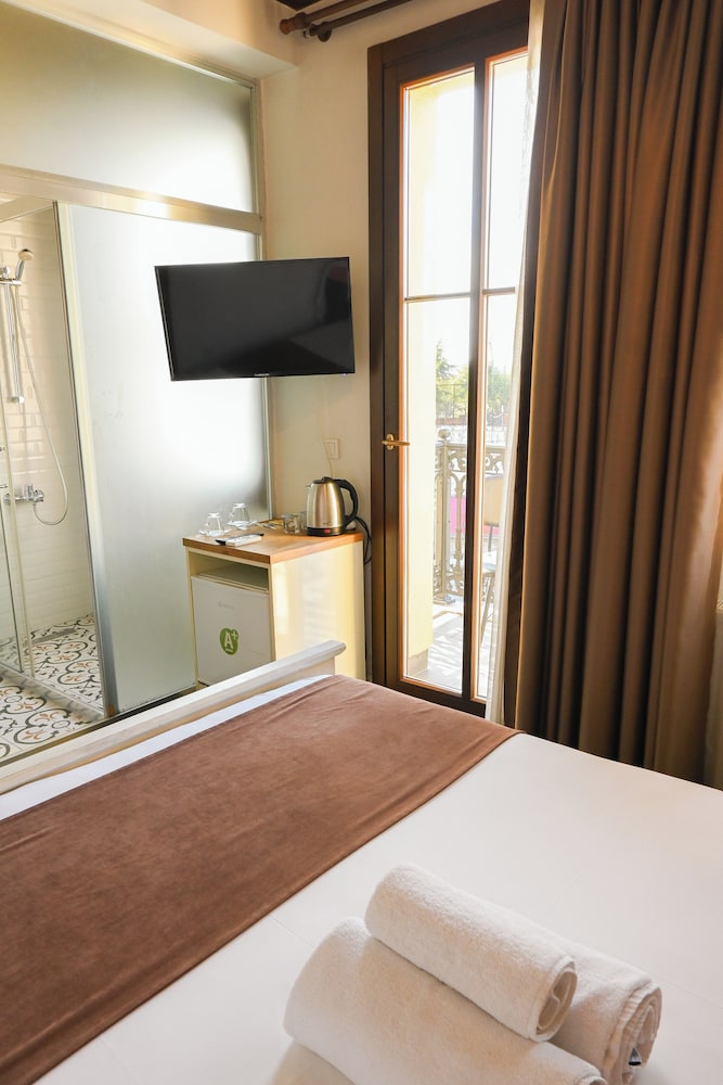 Standard Double Room, Lanai photo 3