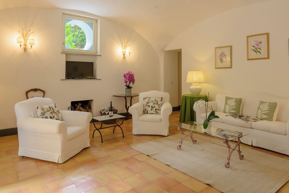 Luxury Suite, 1 Queen Bed with Sofa bed (Luxury Suite Ground Floor con Patio) photo 3