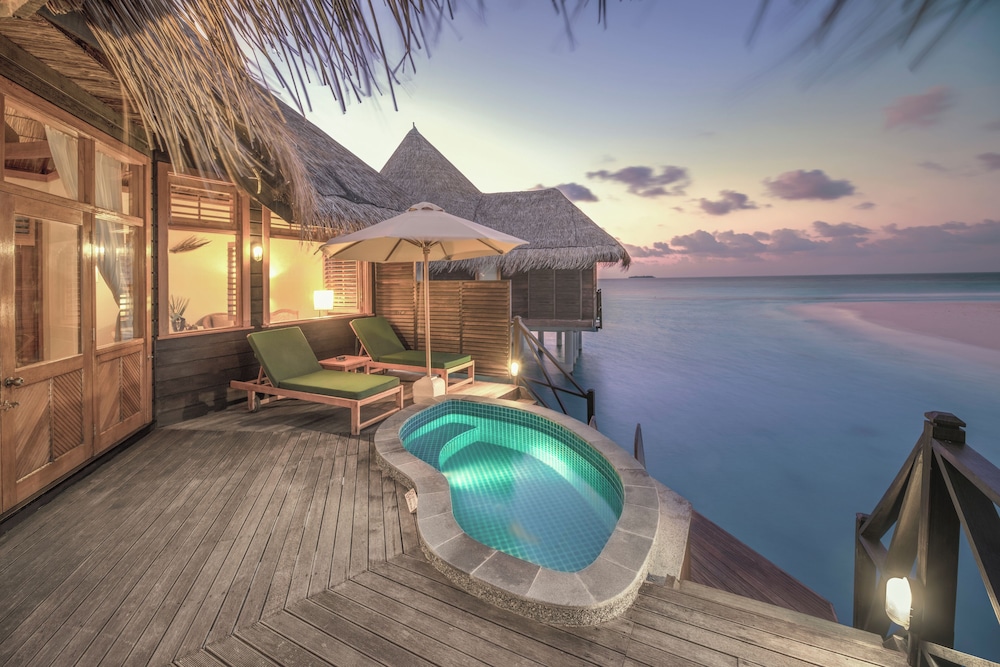 Sunset Lagoon Villa - Photo 4