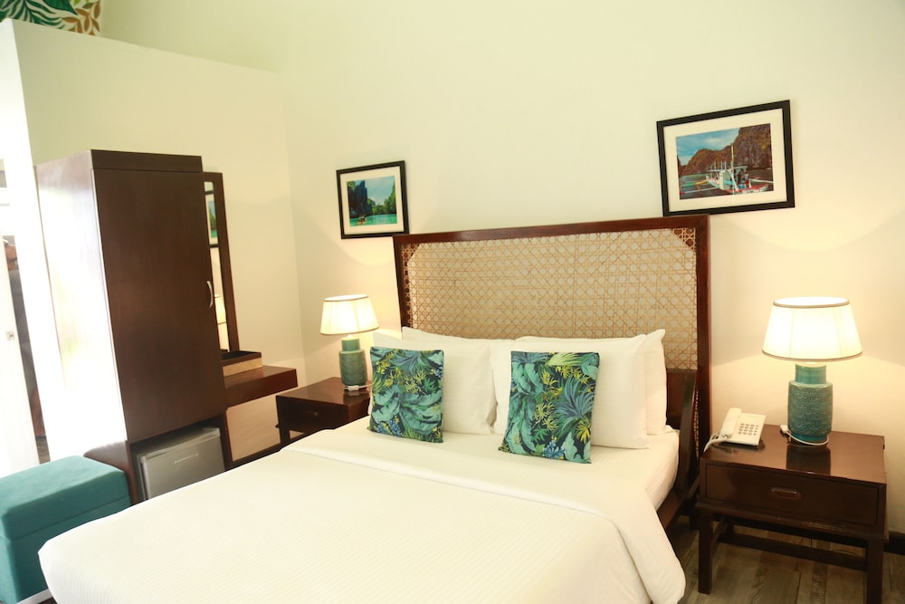 Premium Room, 1 Queen Bed photo 3