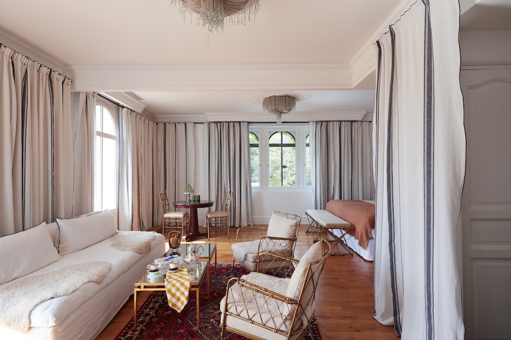 Superior Suite - Photo 5