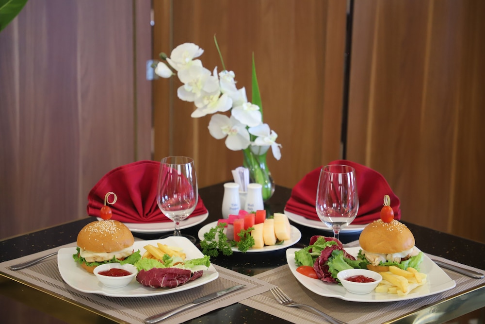 Signature Half Board Luxury Suite Sea View (Afternoon Tea Included) photo 3