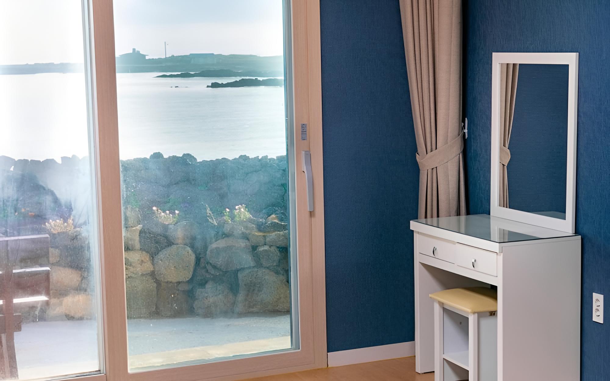 Room (Ondol Room (Ocean View) -1) photo 3