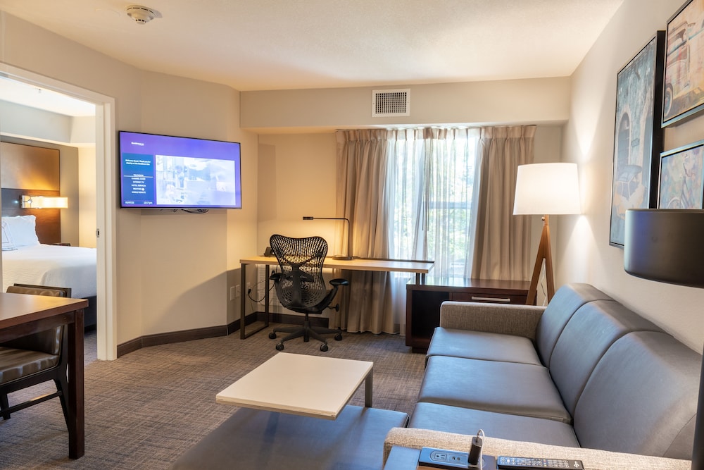 Suite, 1 Bedroom - Photo 4