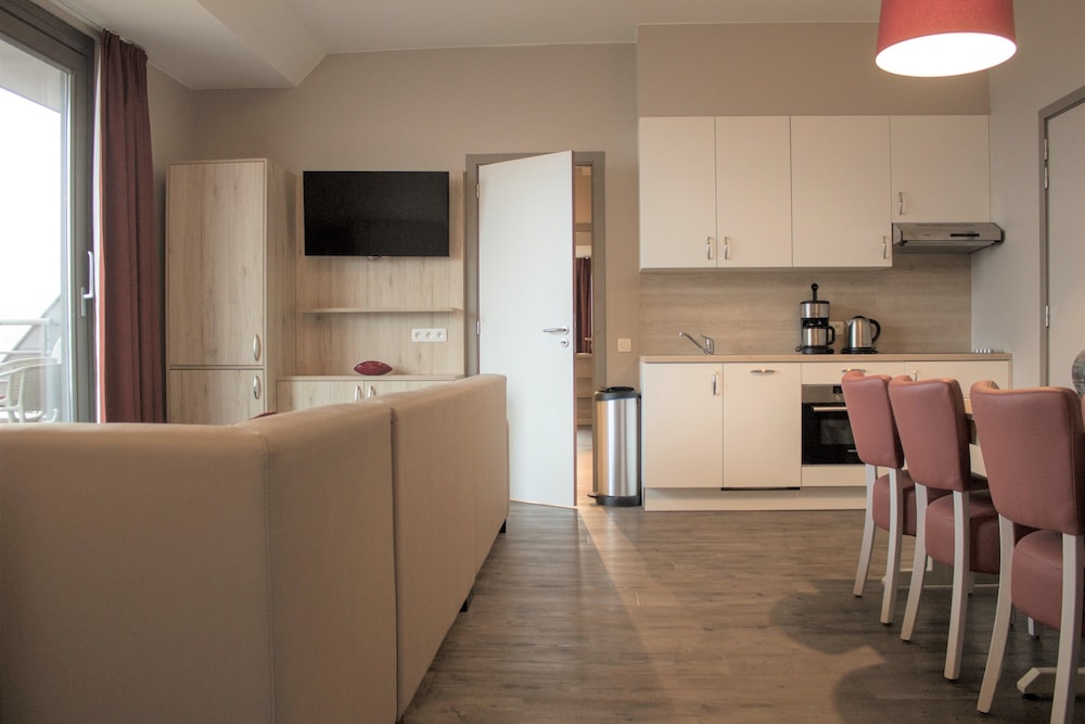 Spacious Family suite | 4 adults - 3 kids photo 3