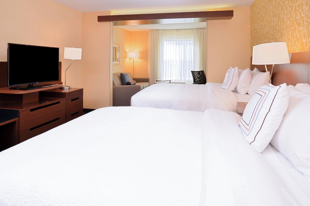 Suite, 2 Queen Beds (Hearing Accessible)