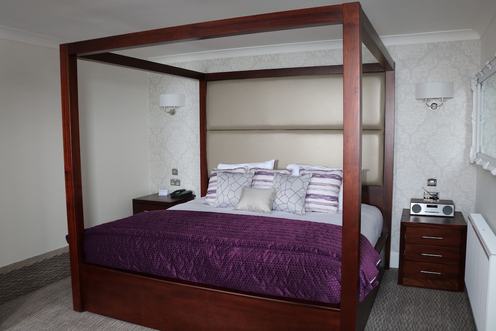 Executive Suite (Four Poster Bed) photo 2