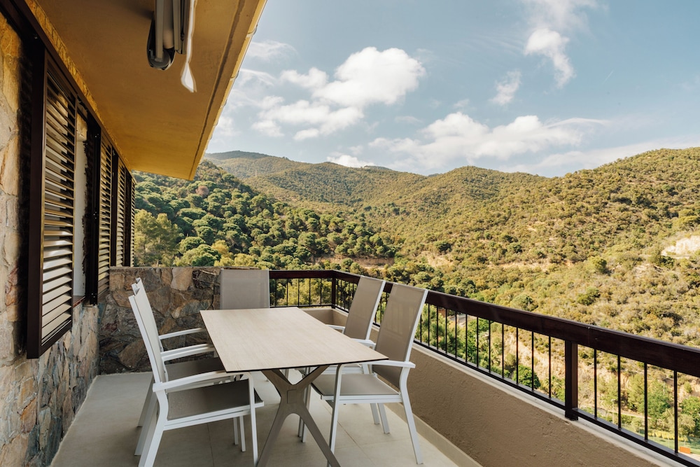 ZEL House 2 Bedroom Garden View (4+2)