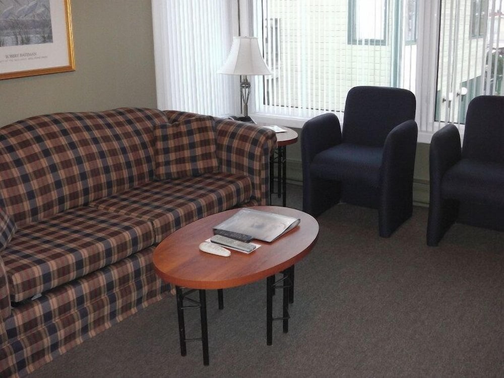 1 Bedroom Apartment, 1 Queen Bed With Sofabed photo 2