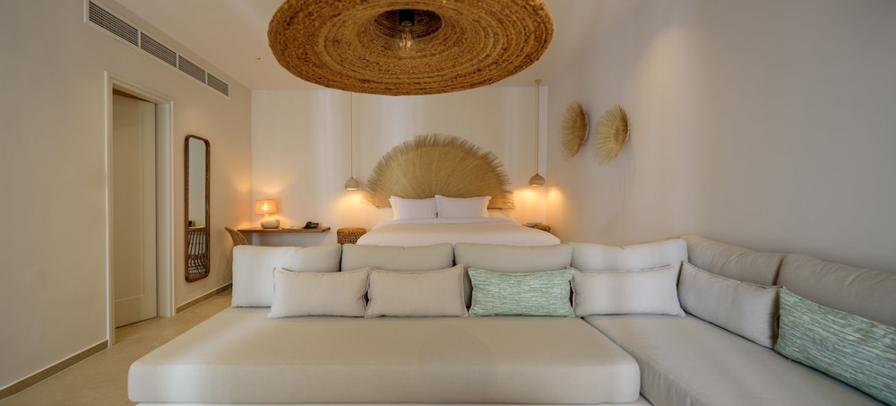 Junior Suite with Private Heated Pool - Photo 15