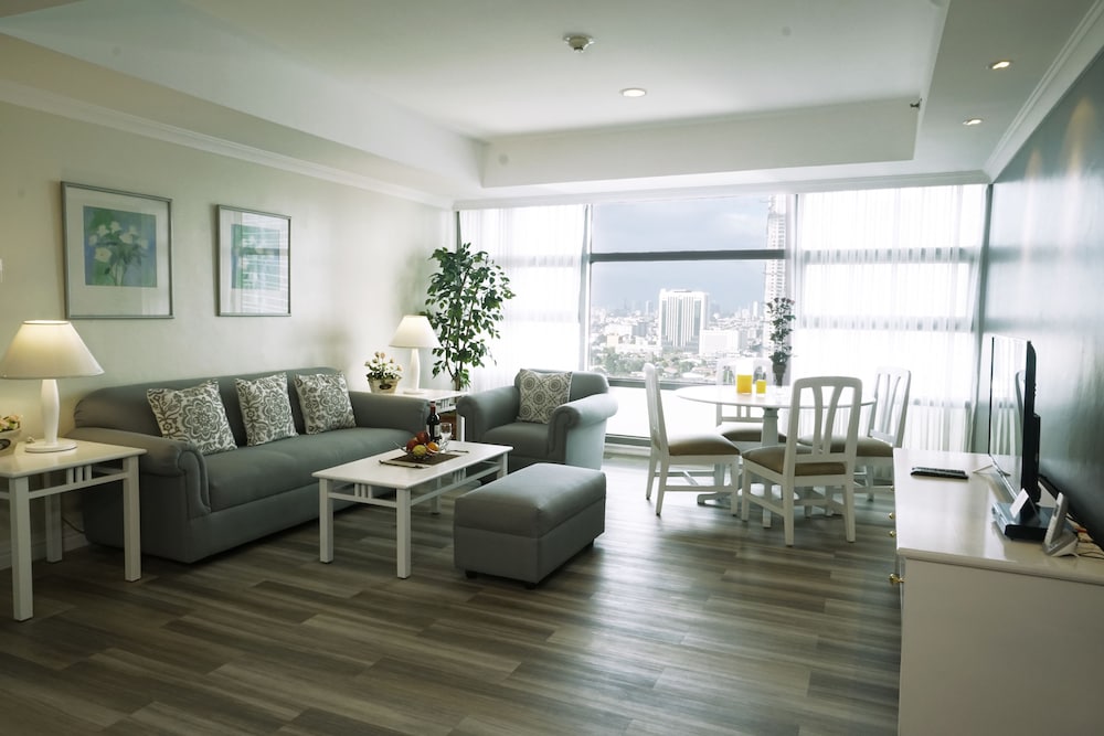 Three Bedroom Suite photo 2