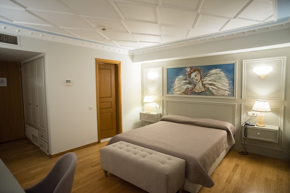 Standard Double Room - Photo 1