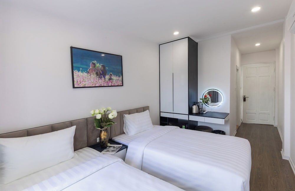 Deluxe Double or Twin Room, City View photo 2