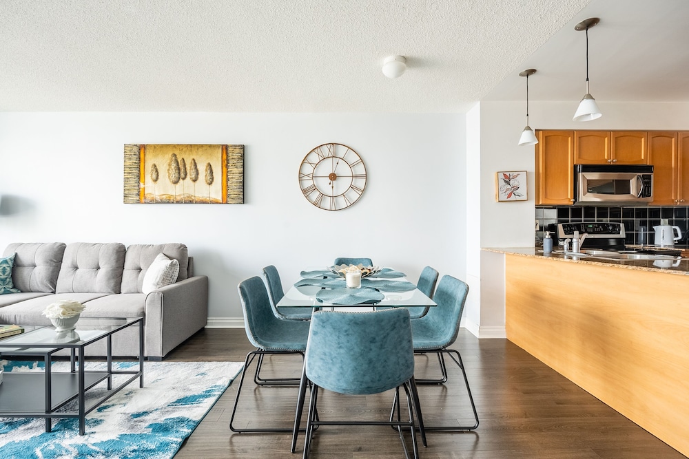 Design Apartment, Multiple Beds, Kitchen, City View - Photo 9