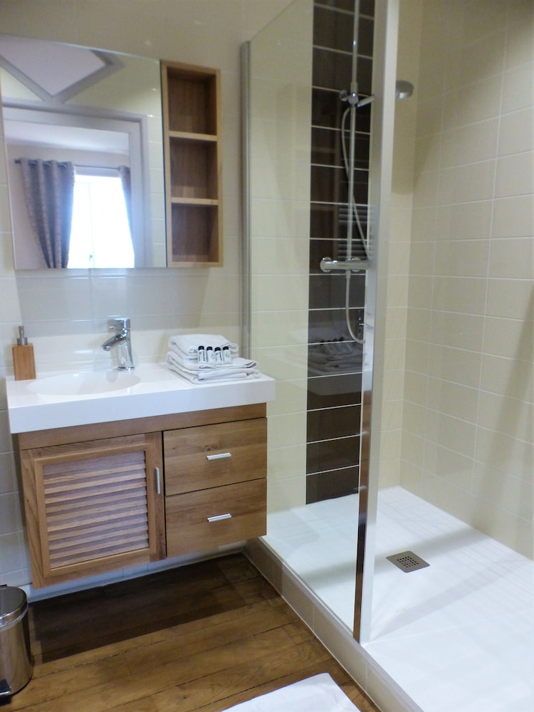 Deluxe Room, Private Bathroom photo 3