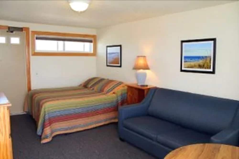 Beachfront Motel Room photo 3