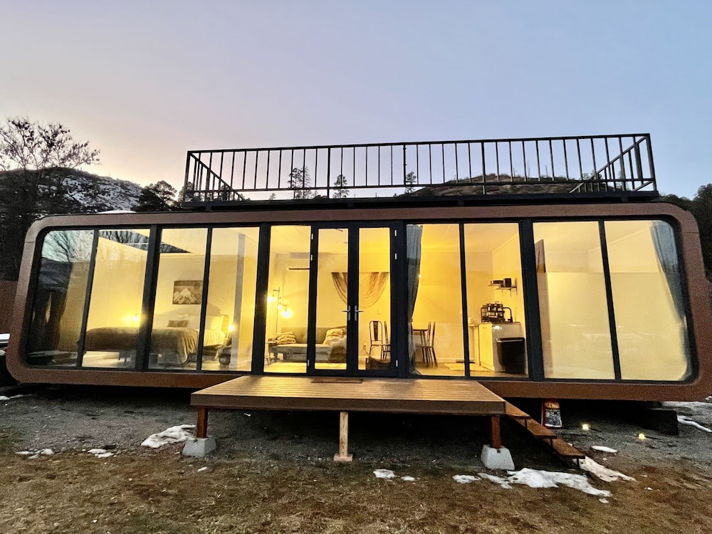 WYLD Glass Cave Glamping by Hot Springs King 1 Bedroom photo 3