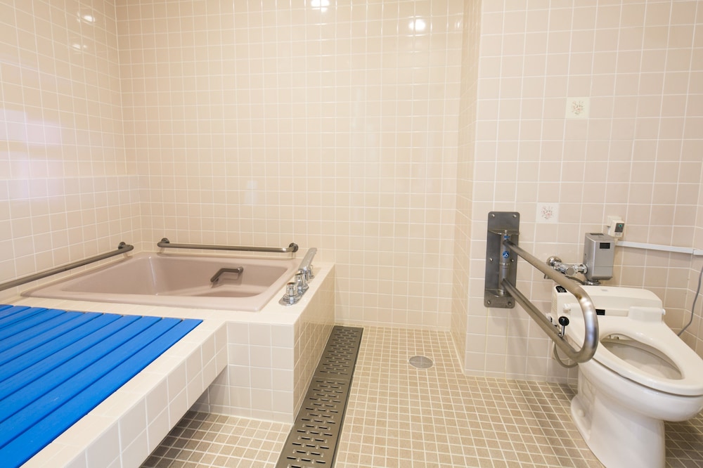 Twin Room with Private Toilet photo 2