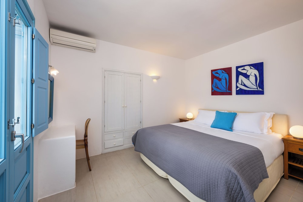 One Bedroom Suite with Private Pool and Sea View