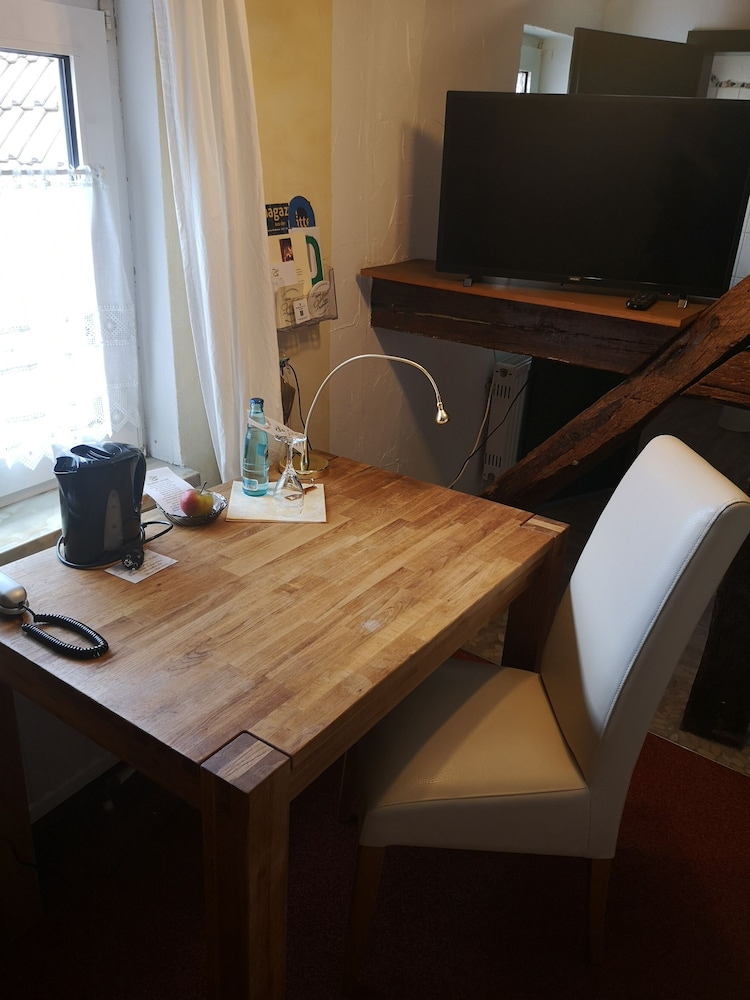 Basic Single Room photo 3