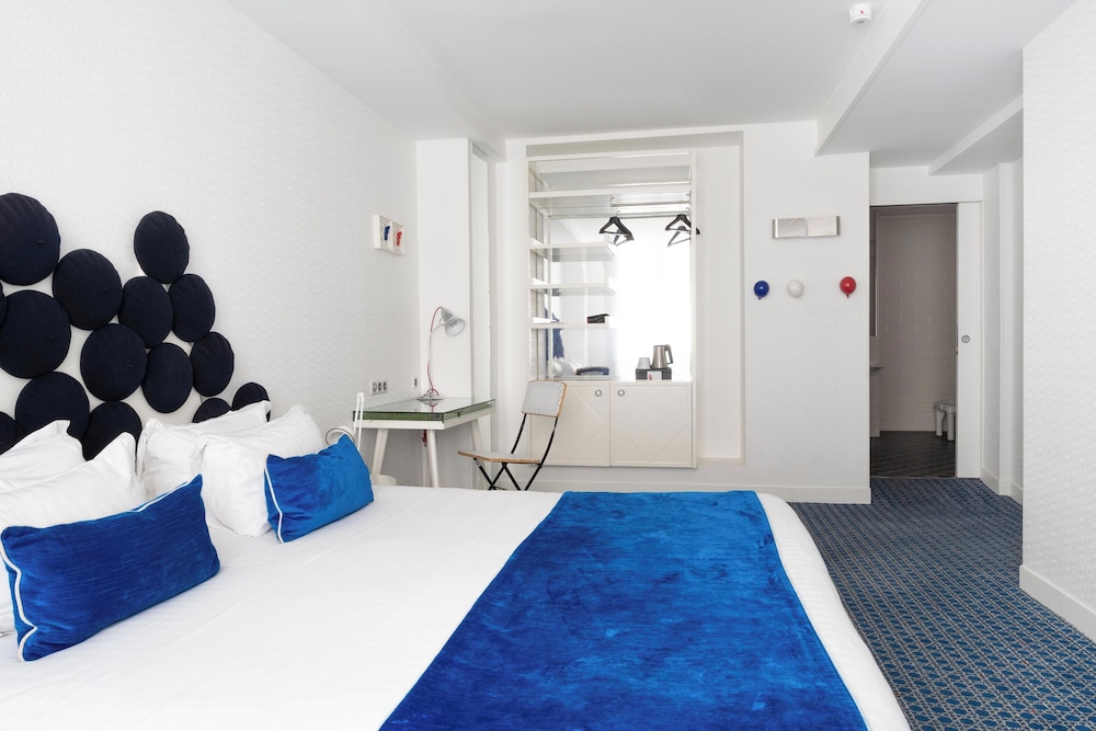 Classic Room (Includes soft minibar, digital press) photo 2