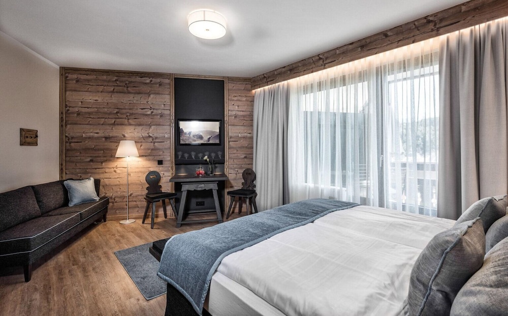 Deluxe Double Room, Balcony, Mountain View photo 3