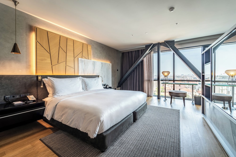 Luxury Room, King Bed, Taksim Square View photo 3