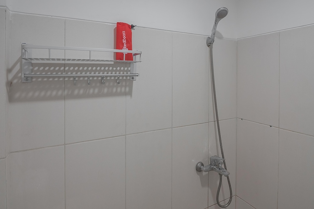 Double Room (Reddoorz) photo 2