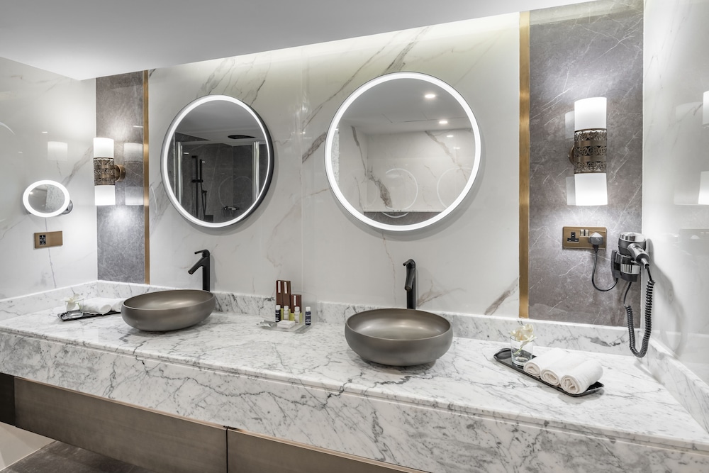 Royal Suite - Photo 2