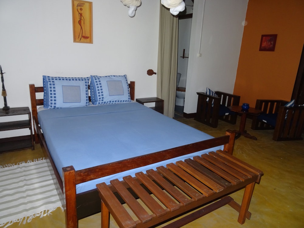 Basic Bungalow, 1 Double Bed, Smoking photo 1
