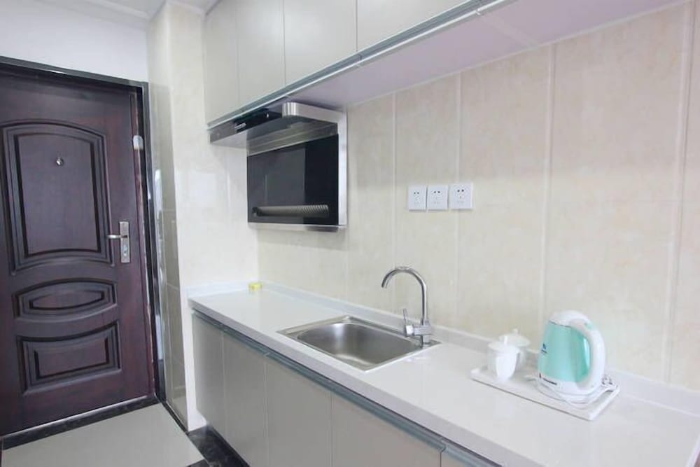 Standard Double Room, 1 King Bed, City View photo 2