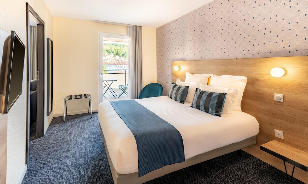 Suite, 1 Queen Bed, Non Smoking (with Sofabed) - Photo 1