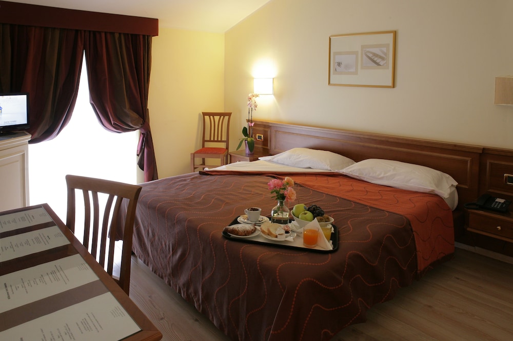 Triple Room - Photo 1